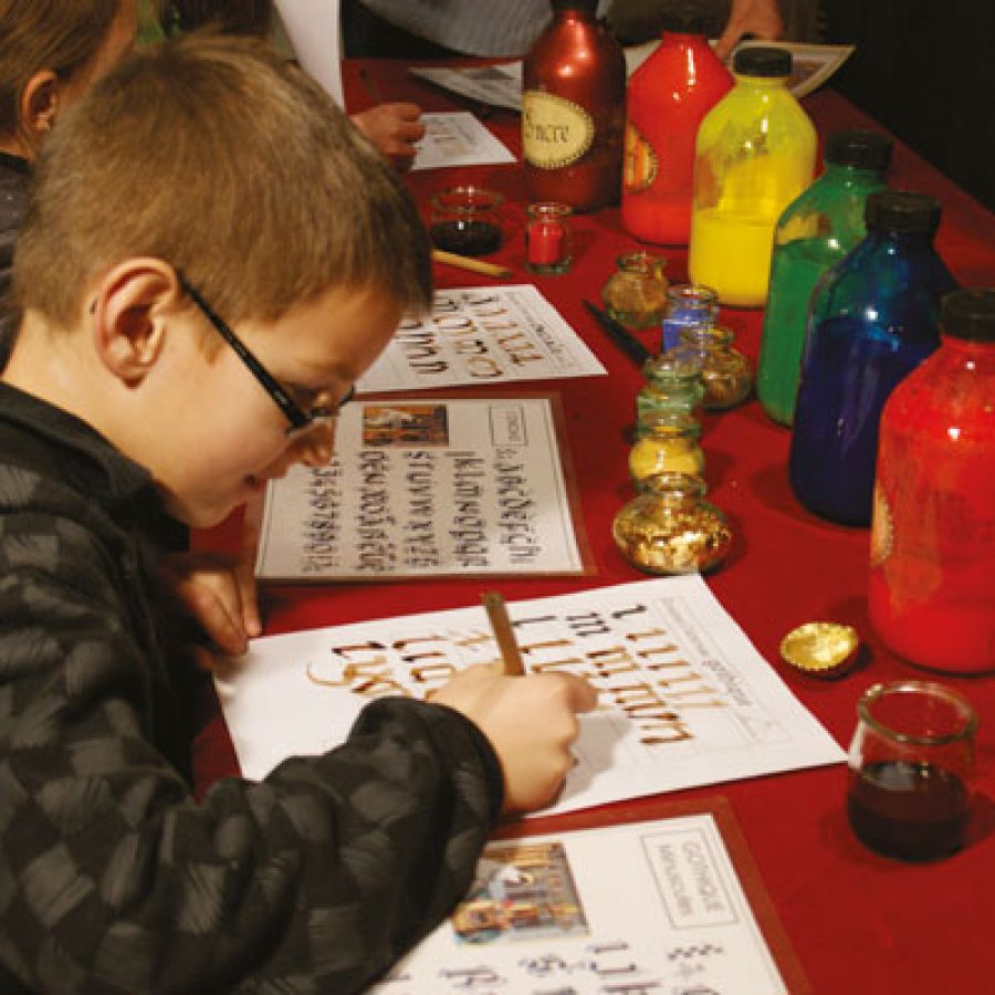 Au Fil du Temps - Site Pédagogique - Atelier Calligraphie Enluminure
